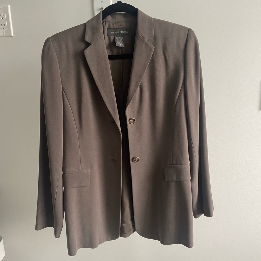 Banana Republic 100% Silk Blazer